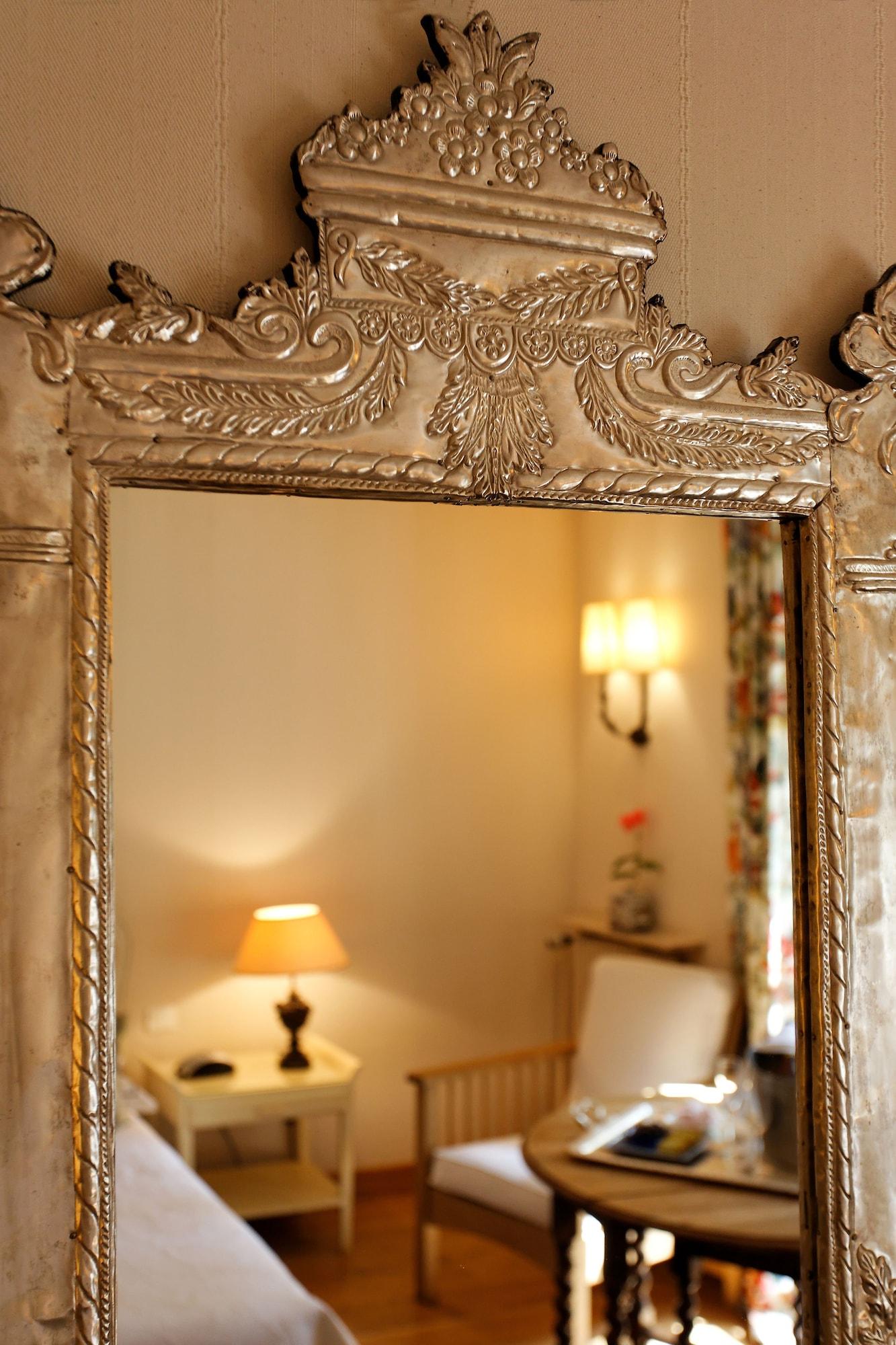 Cazaudehore, Hotel De Charme Au Vert Saint-Germain-en-Laye Zimmer foto
